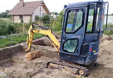 road1.by - Роад Инженеринг - аренда мини-экскаватора Komatsu PC 14 R-2