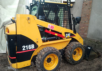 road1.by - Роад Инженеринг - аренда мини-погрузчика Caterpillar 216B3