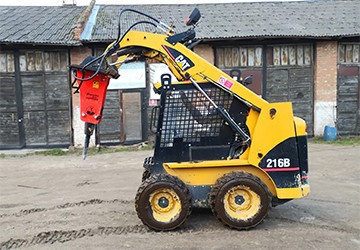 road1.by - Роад Инженеринг - аренда мини-погрузчика Caterpillar 216B3